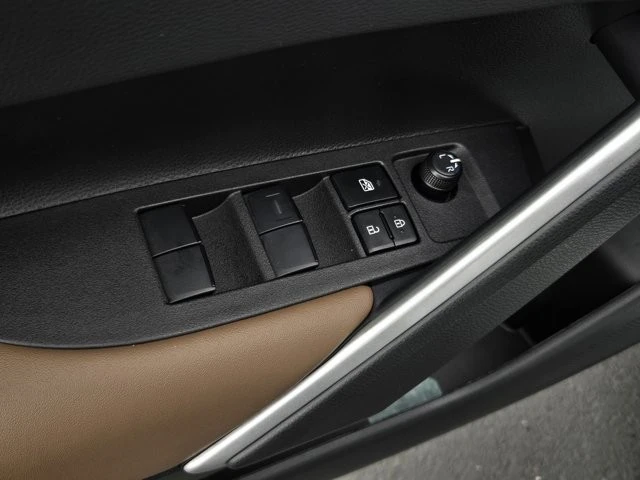 2026 Toyota Corolla Cross - Image 10 of 12