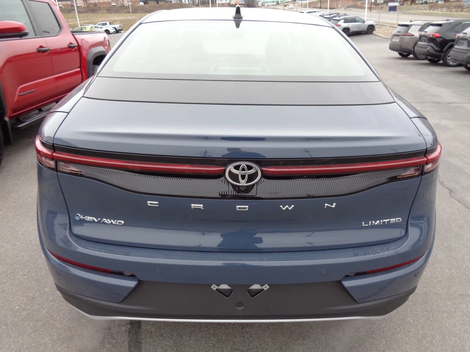 2026 Toyota Crown 16th Gen - Image 5 of 21