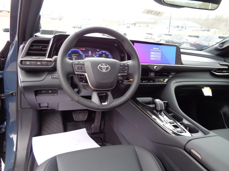 2026 Toyota Crown 16th Gen - Image 16 of 21