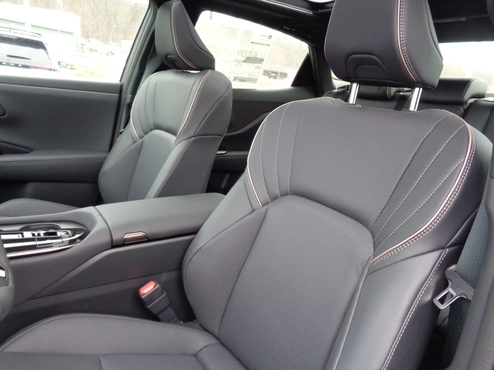 2026 Toyota Crown 16th Gen - Image 13 of 21
