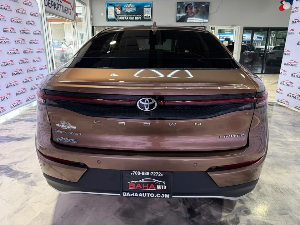 2026 Toyota Crown 16th Gen - Image 11 of 31