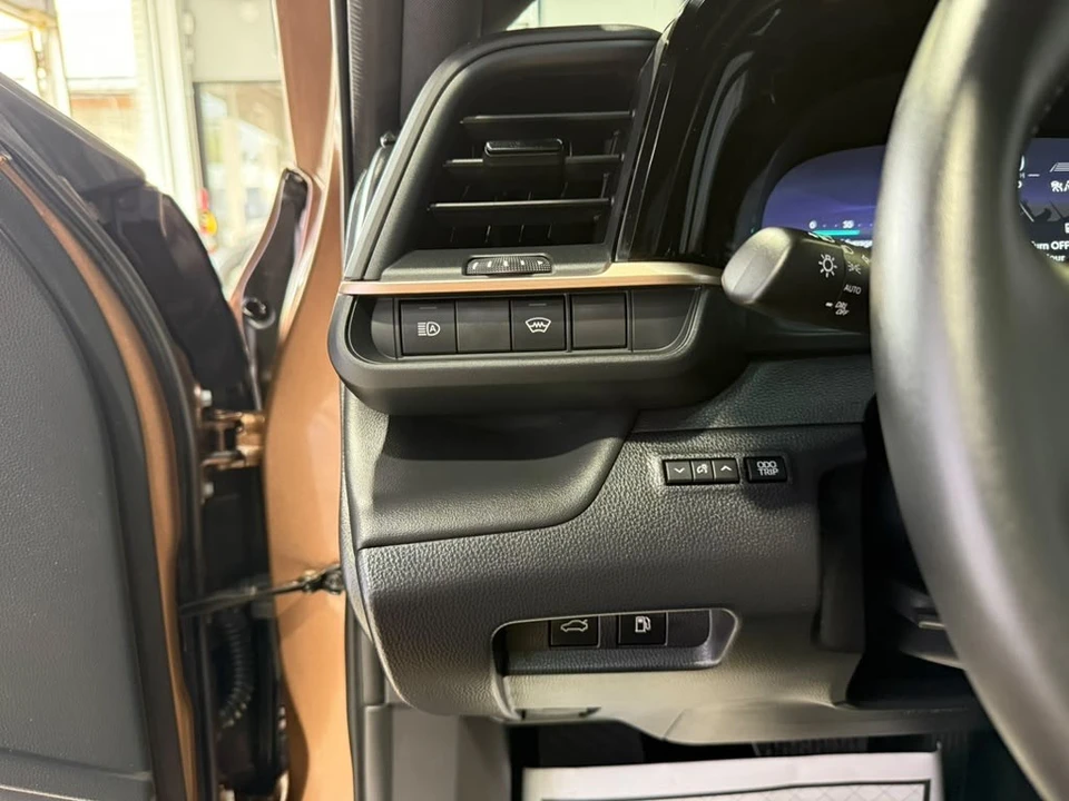 2026 Toyota Crown 16th Gen - Image 25 of 31