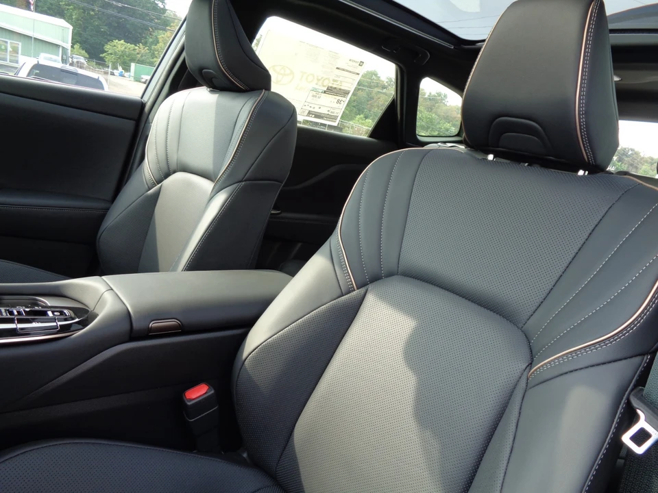 2026 Toyota Crown - Image 14 of 31