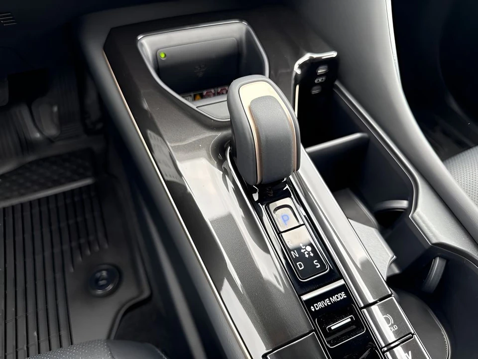 2026 Toyota Crown 16th Gen - Image 17 of 31