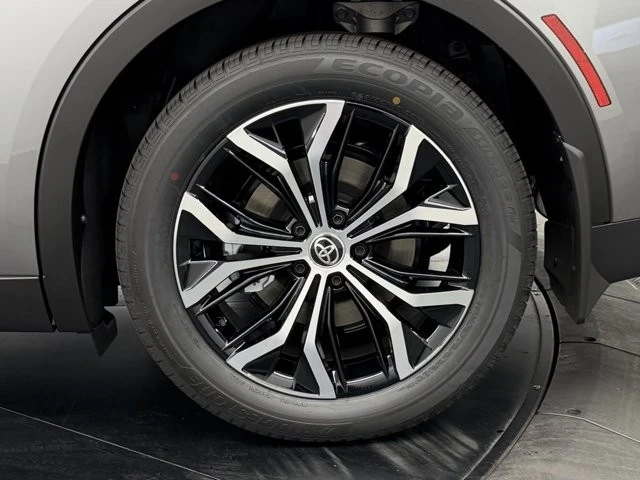 2026 Toyota Crown 16th Gen - Image 10 of 12