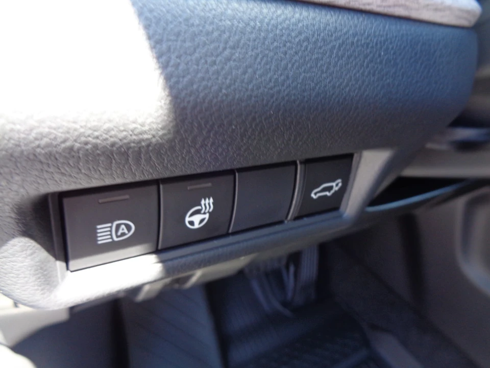 2026 Toyota Highlander - Image 13 of 31