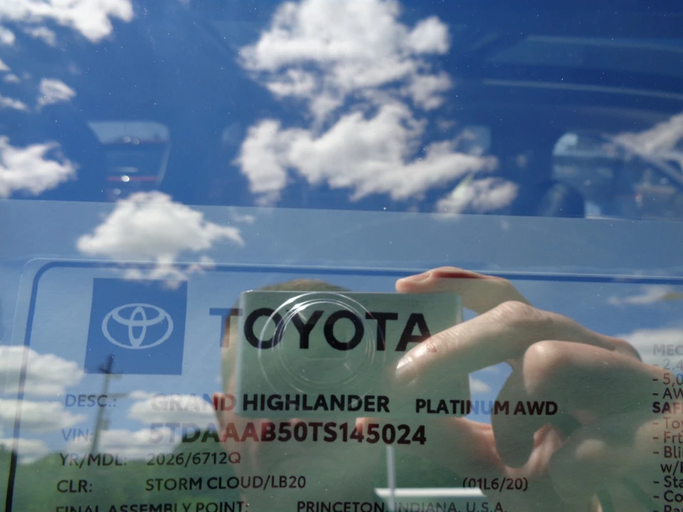 2026 Toyota Highlander - Image 22 of 31