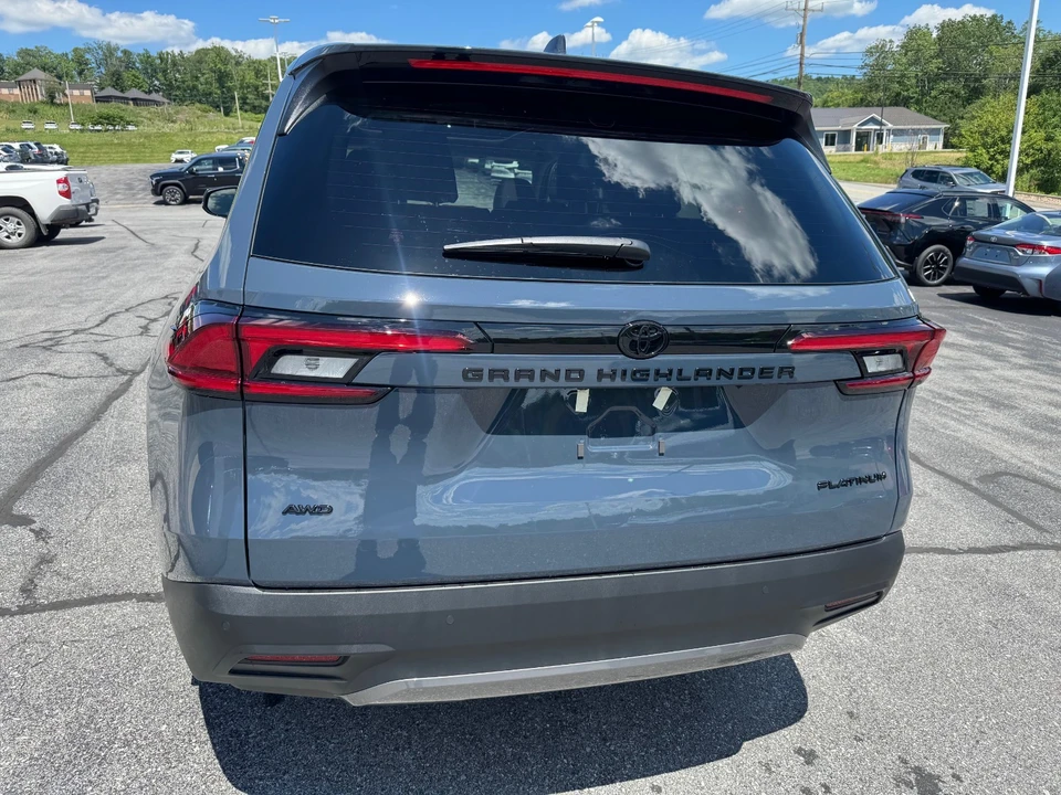 2026 Toyota Highlander - Image 6 of 31