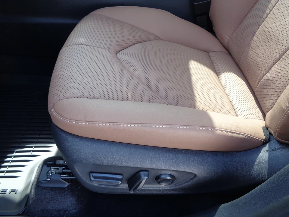 2026 Toyota Highlander - Image 15 of 31