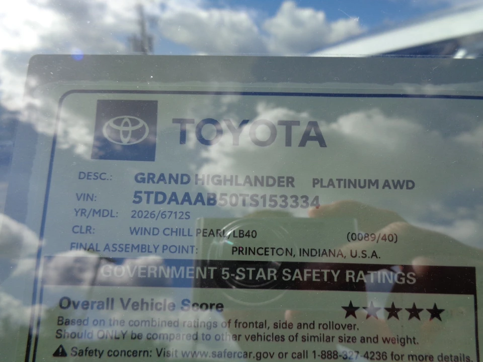 2026 Toyota Highlander - Image 25 of 31