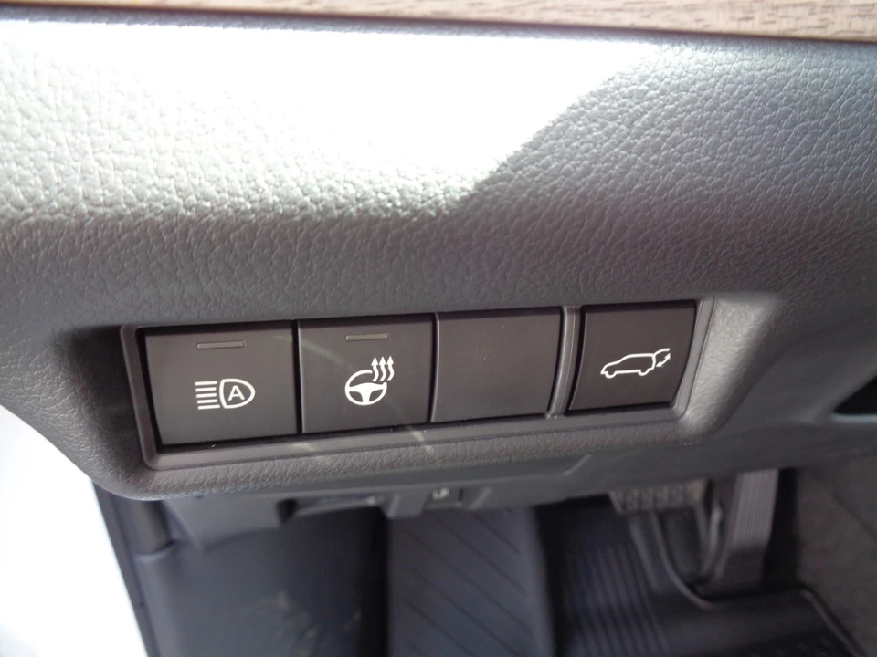 2026 Toyota Highlander - Image 13 of 31