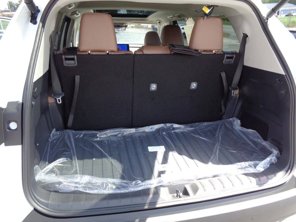 2026 Toyota Highlander - Image 22 of 31
