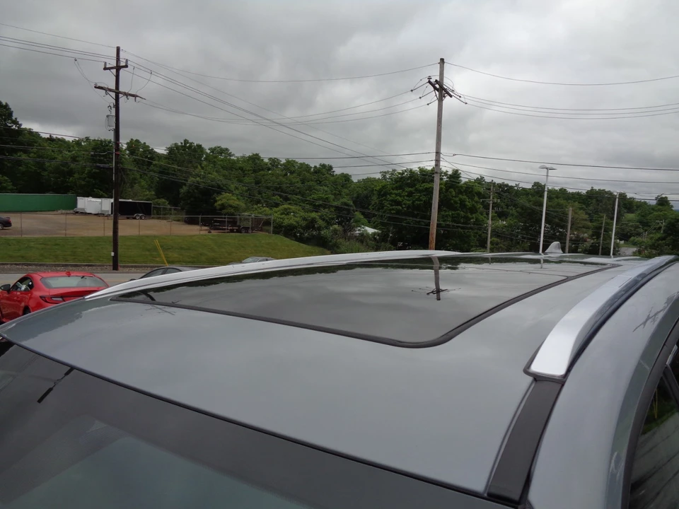 2026 Toyota Highlander - Image 11 of 31