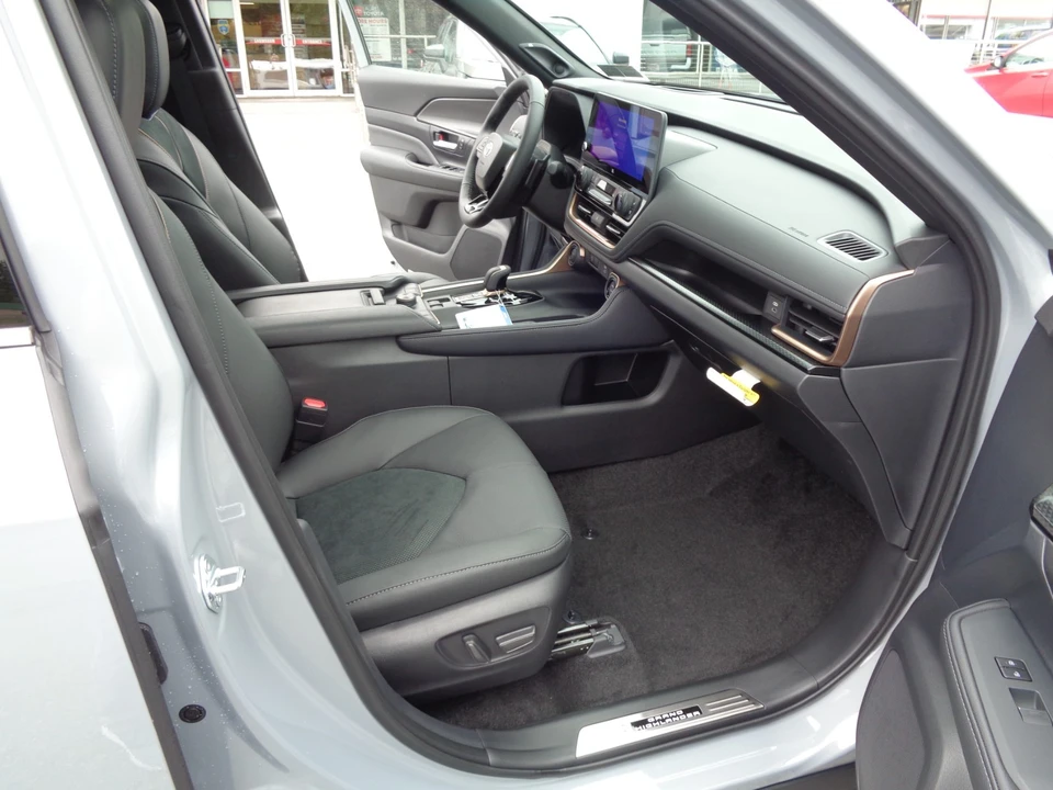 2026 Toyota Highlander - Image 22 of 31