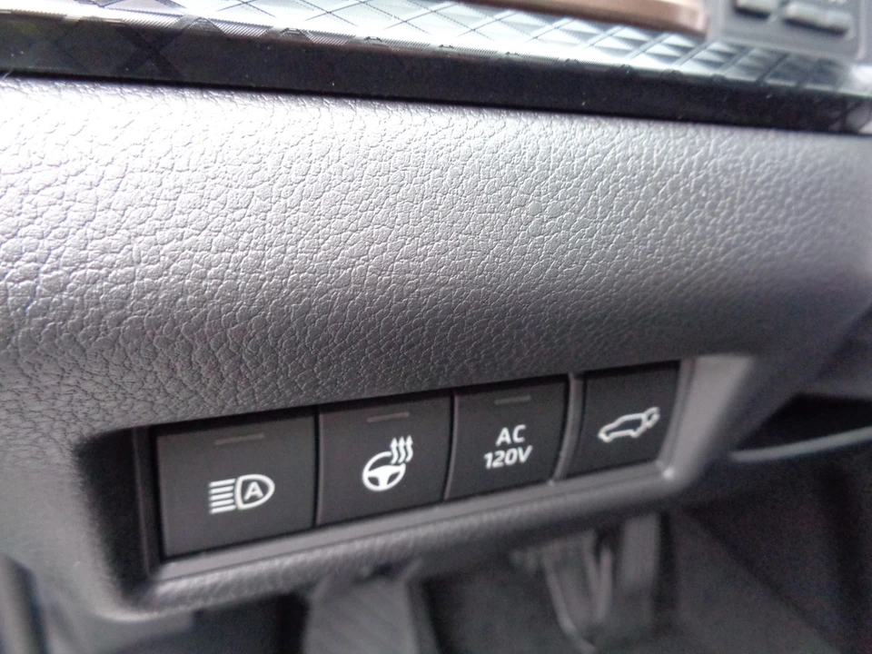 2026 Toyota Highlander - Image 13 of 31