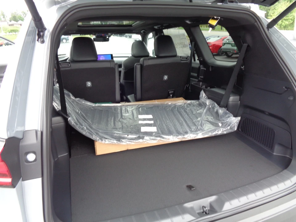2026 Toyota Highlander - Image 20 of 31