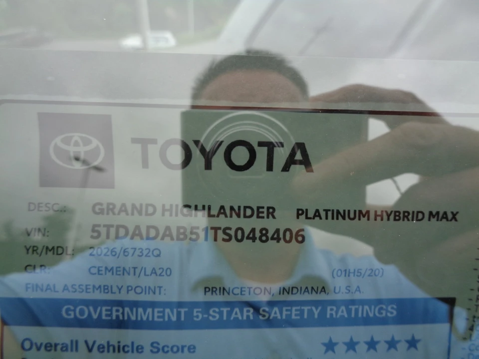 2026 Toyota Highlander - Image 23 of 31