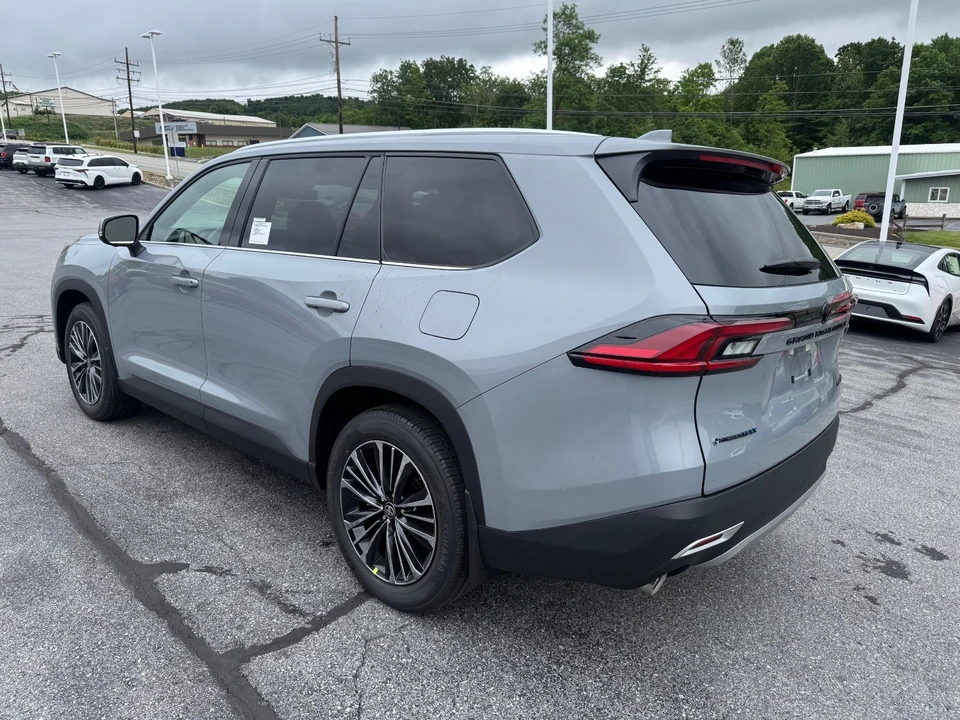 2026 Toyota Highlander - Image 5 of 31
