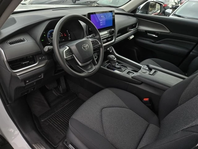 2026 Toyota Highlander - Image 7 of 12