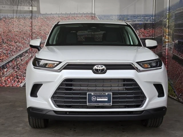 2026 Toyota Highlander - Image 2 of 12