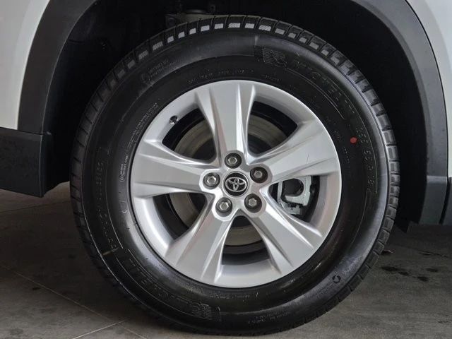2026 Toyota Highlander - Image 4 of 12