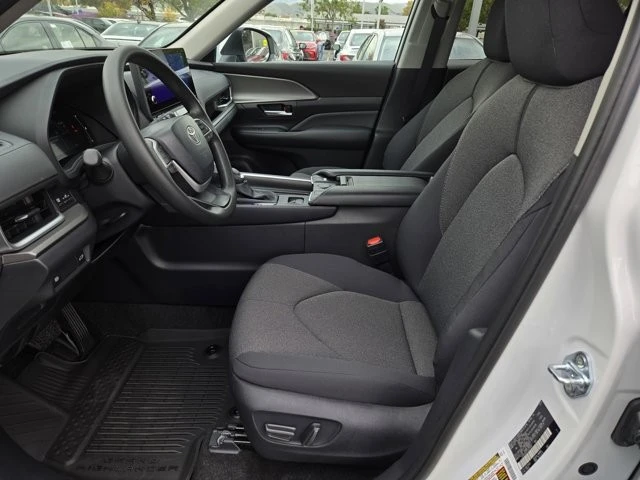 2026 Toyota Highlander - Image 11 of 12