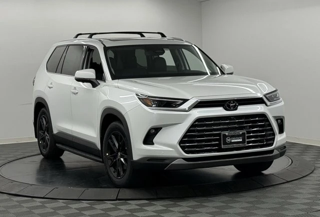 2026 Toyota Highlander - Image 5 of 12