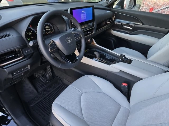 2026 Toyota Highlander - Image 7 of 12