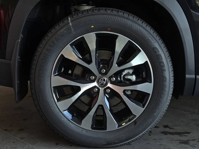2026 Toyota Highlander - Image 4 of 12
