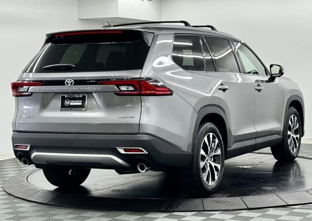 2026 Toyota Highlander - Image 8 of 12