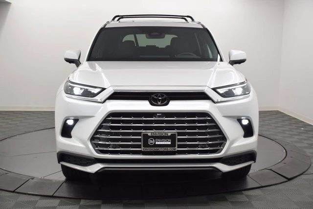 2026 Toyota Highlander - Image 3 of 12