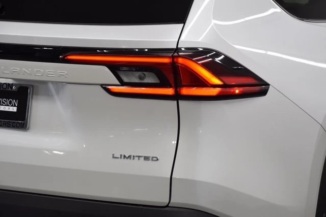 2026 Toyota Highlander - Image 9 of 12