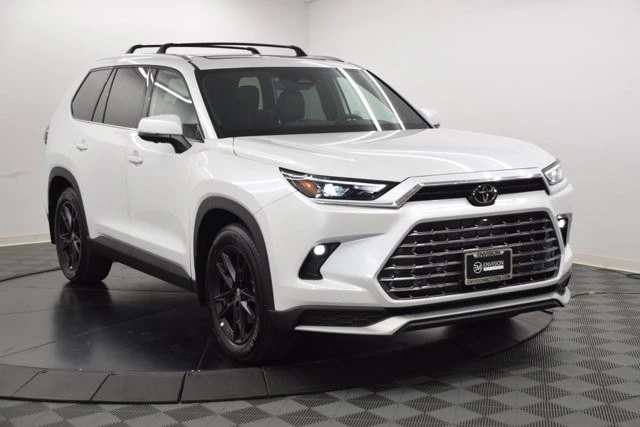 2026 Toyota Highlander - Image 4 of 12