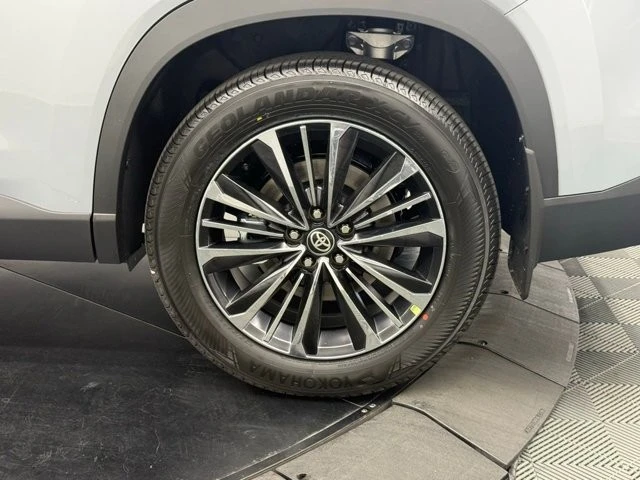 2026 Toyota Highlander - Image 12 of 12
