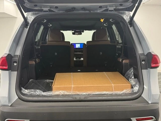 2026 Toyota Highlander - Image 11 of 12
