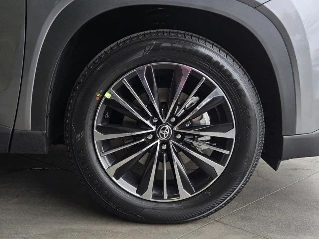 2026 Toyota Highlander - Image 4 of 12