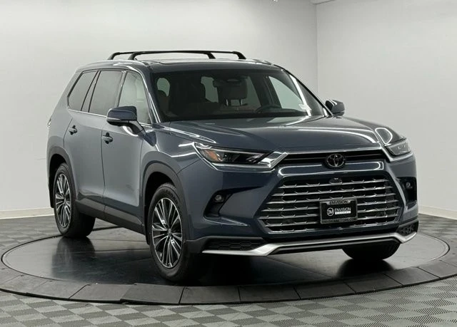 2026 Toyota Highlander - Image 5 of 12