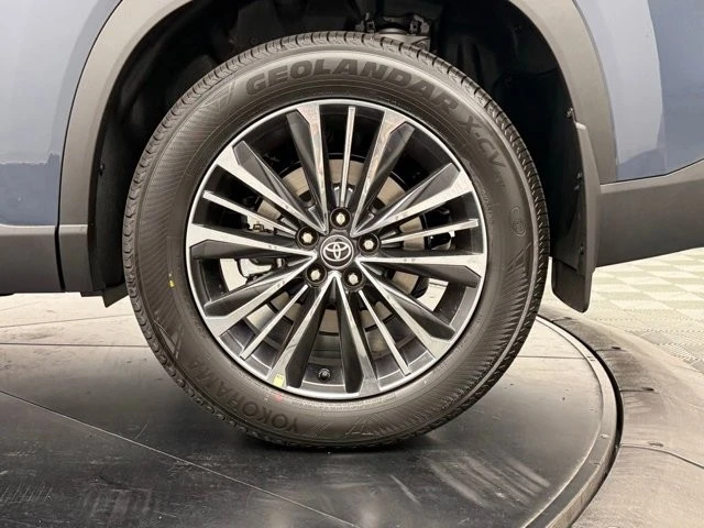 2026 Toyota Highlander - Image 12 of 12