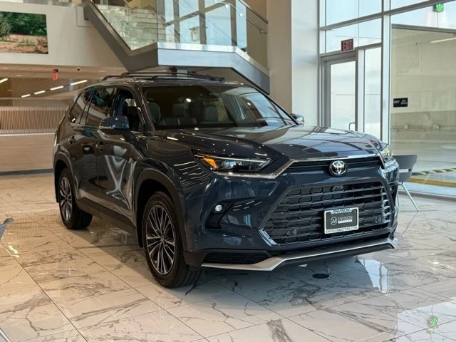 2026 Toyota Highlander - Image 5 of 12