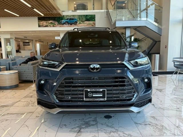 2026 Toyota Highlander - Image 3 of 12