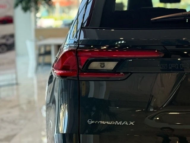 2026 Toyota Highlander - Image 9 of 12