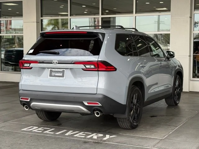2026 Toyota Highlander - Image 11 of 12
