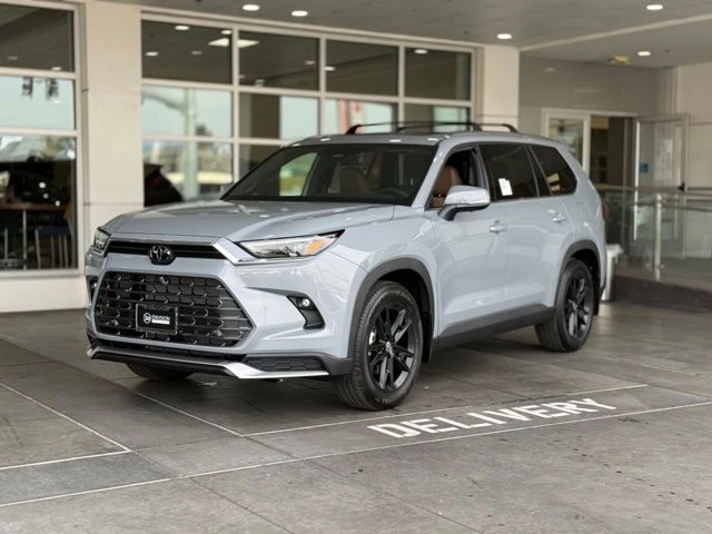 2026 Toyota Highlander - Image 2 of 12