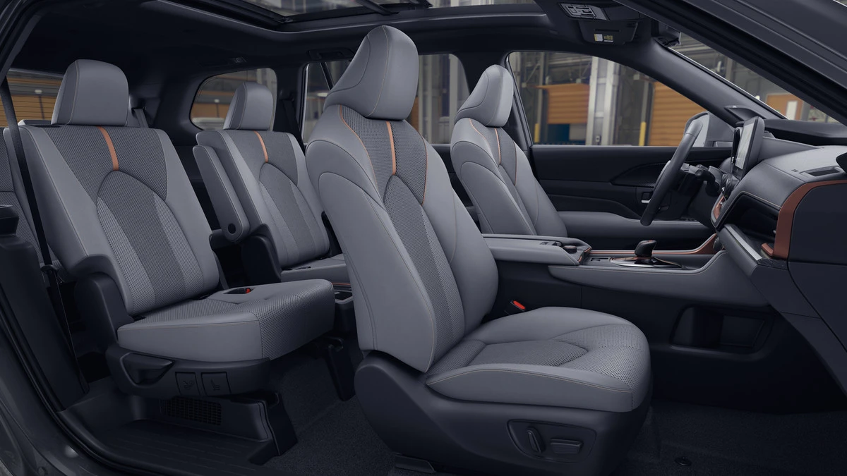 2026 Toyota Highlander - Image 9 of 10