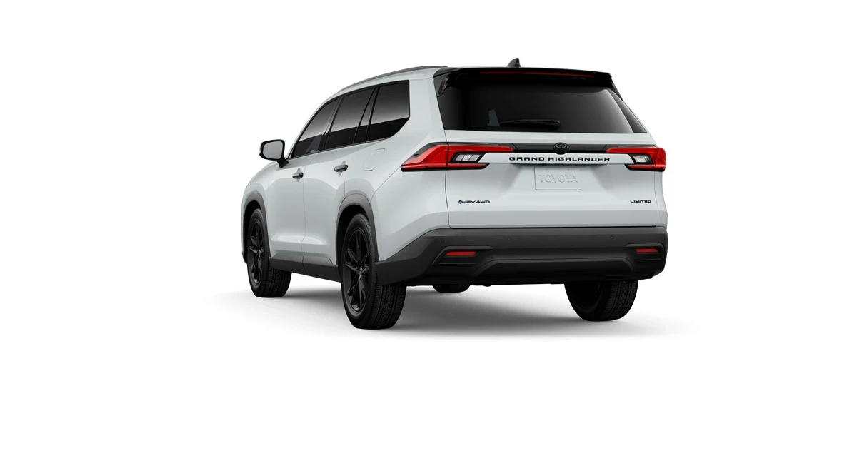 2026 Toyota Highlander - Image 4 of 8