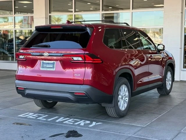 2026 Toyota Highlander - Image 11 of 12