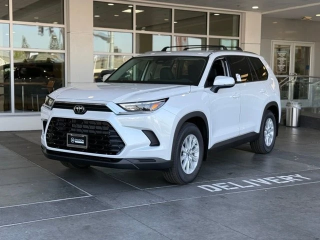 2026 Toyota Highlander - Image 2 of 12