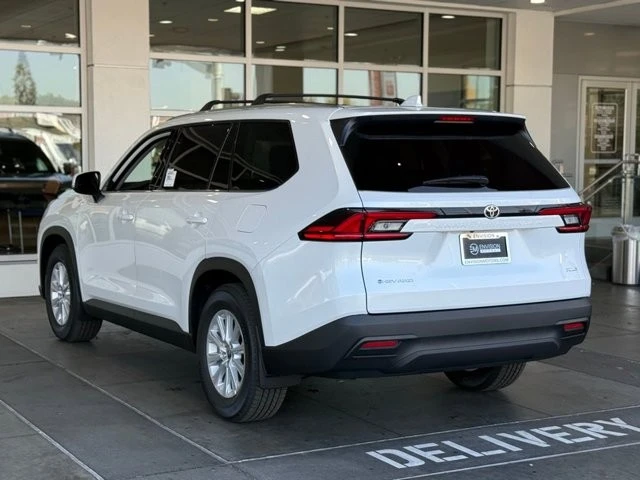 2026 Toyota Highlander - Image 9 of 12