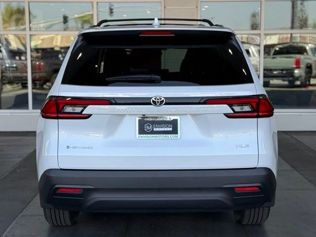 2026 Toyota Highlander - Image 10 of 12