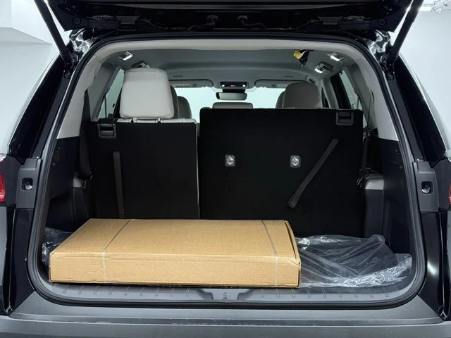 2026 Toyota Highlander - Image 11 of 12